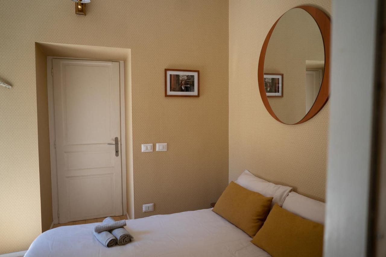 Casa Vayu - Rooms & Garden เนเปิลส์ ภายนอก รูปภาพ