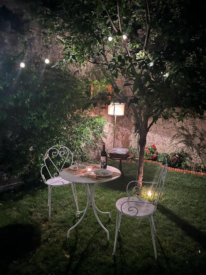 Casa Vayu - Rooms & Garden เนเปิลส์ ภายนอก รูปภาพ